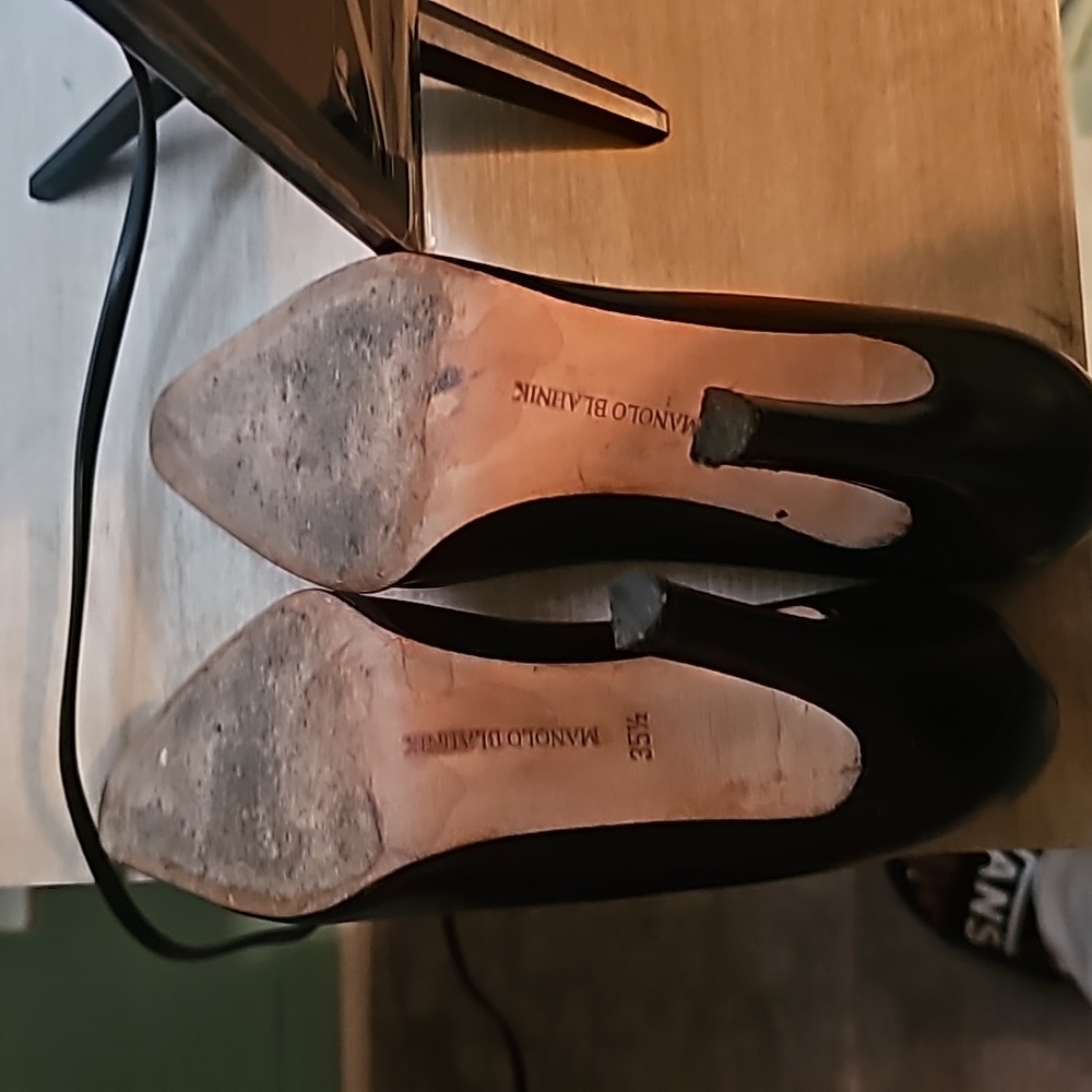 Manolo Blahnik Authentic - Picture 4 of 4
